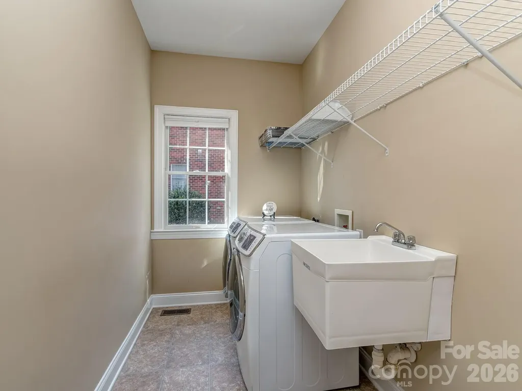 614 Ashgrove Lane Charlotte NC 28270
