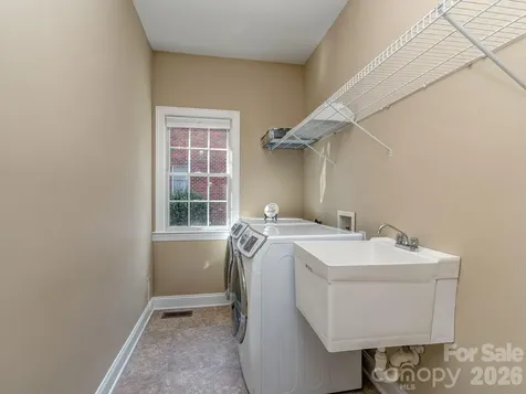 614 Ashgrove Lane Charlotte NC 28270