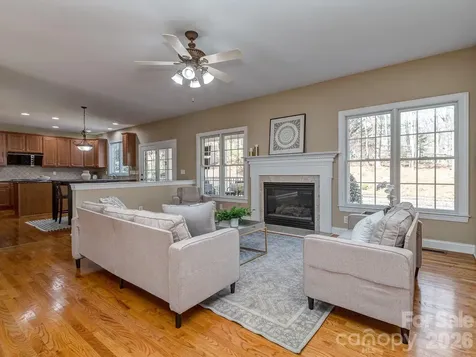 614 Ashgrove Lane Charlotte NC 28270