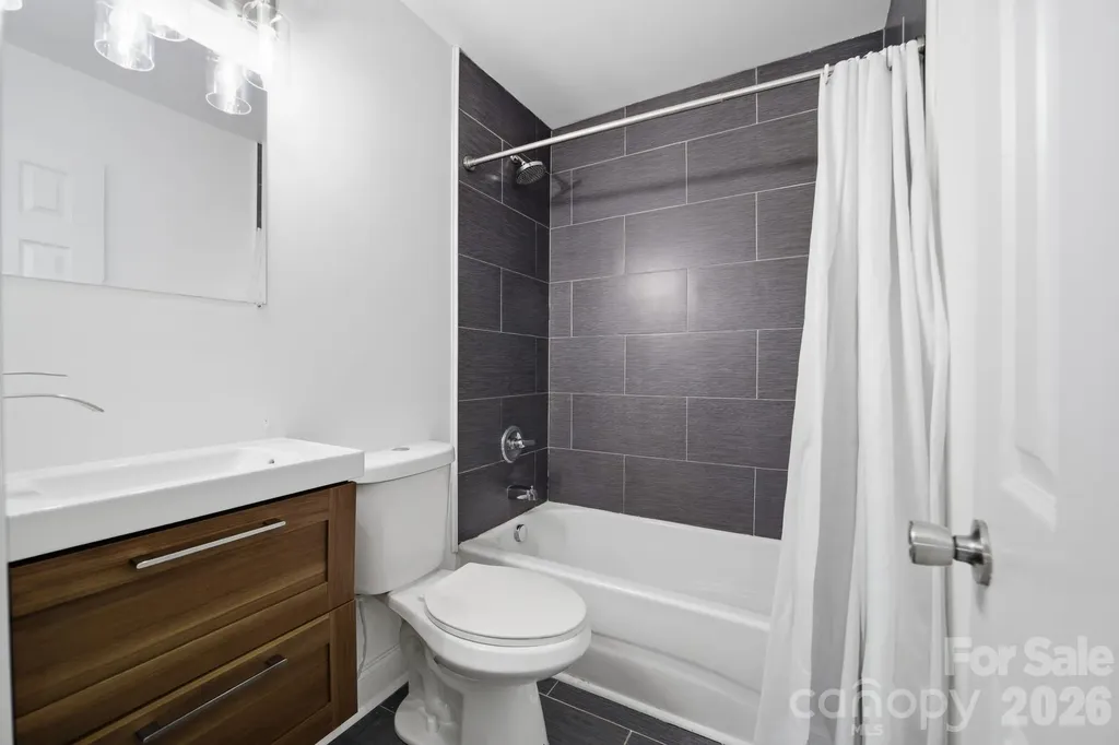 219 Breezewood Drive Charlotte NC 28262