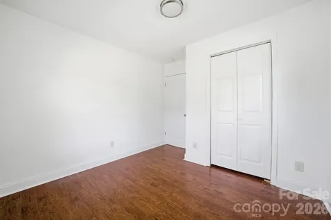 219 Breezewood Drive Charlotte NC 28262