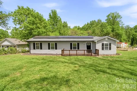 219 Breezewood Drive Charlotte NC 28262