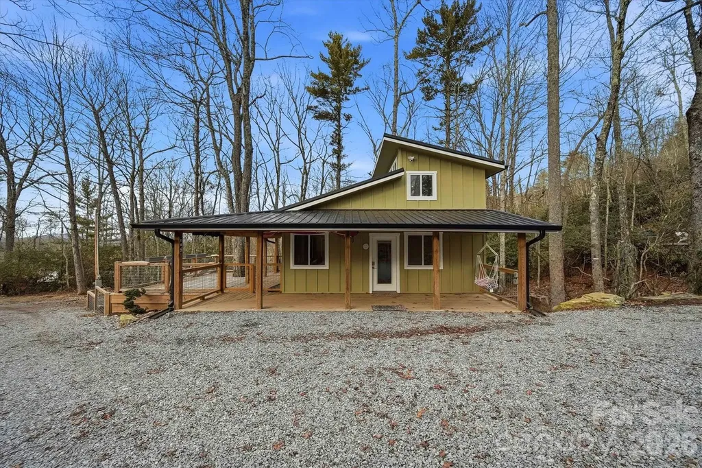 7039 Joe Bowman Avenue Newland NC 28657