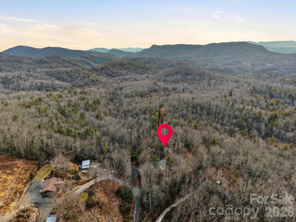 7039 Joe Bowman Avenue Newland NC 28657