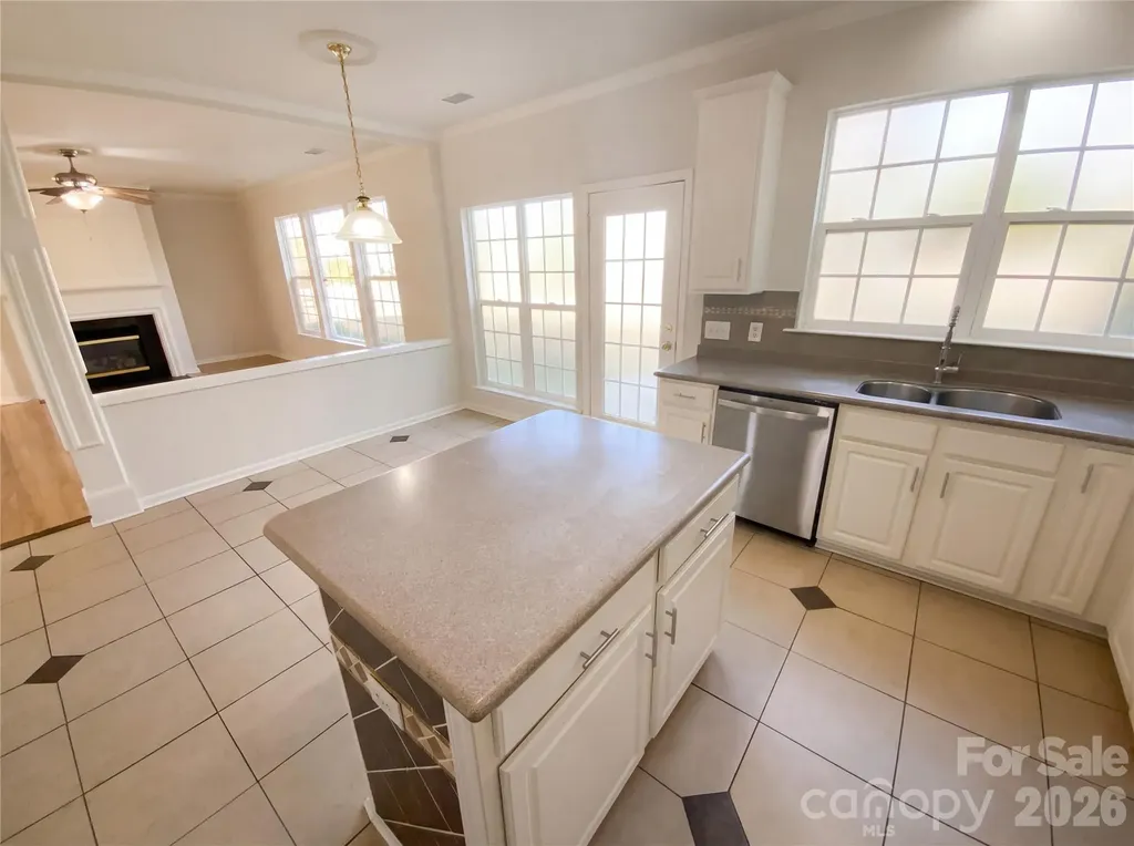10803 Fountaingrove Drive Charlotte NC 28262