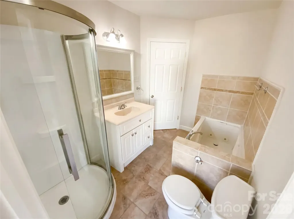 10803 Fountaingrove Drive Charlotte NC 28262