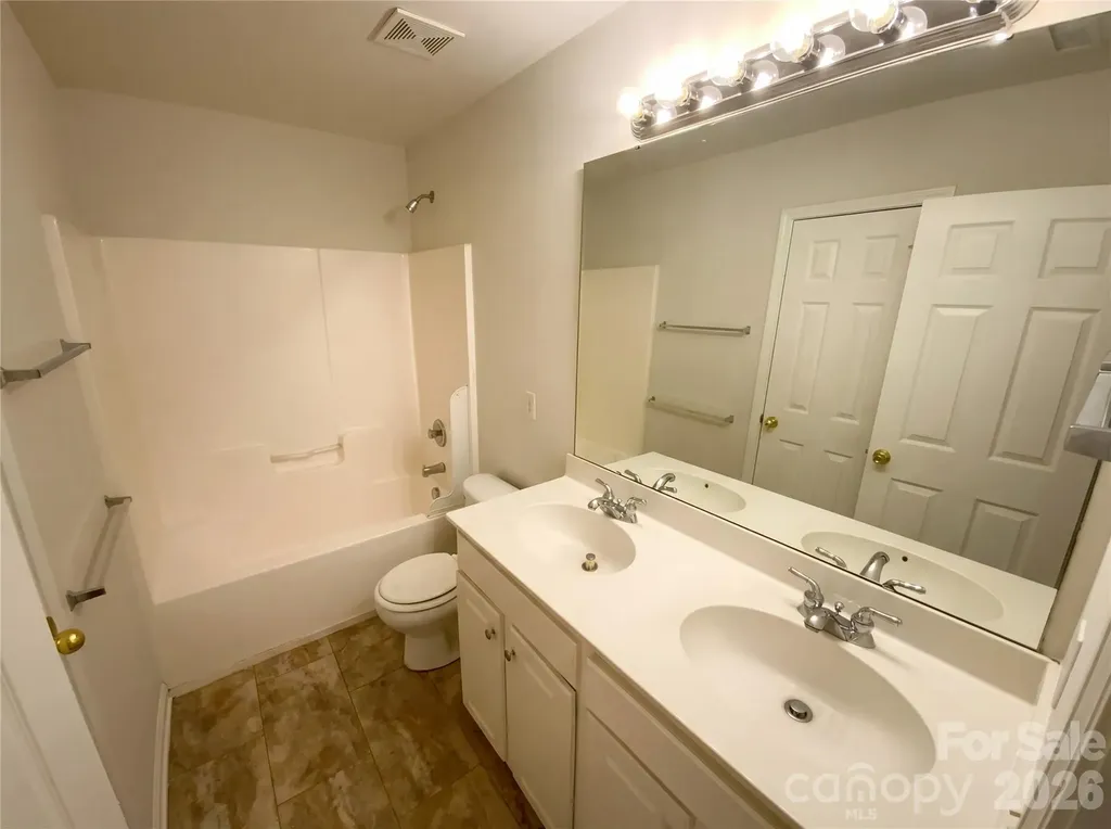 10803 Fountaingrove Drive Charlotte NC 28262