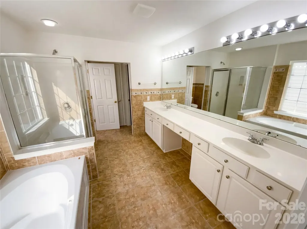10803 Fountaingrove Drive Charlotte NC 28262