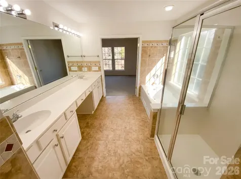 10803 Fountaingrove Drive Charlotte NC 28262
