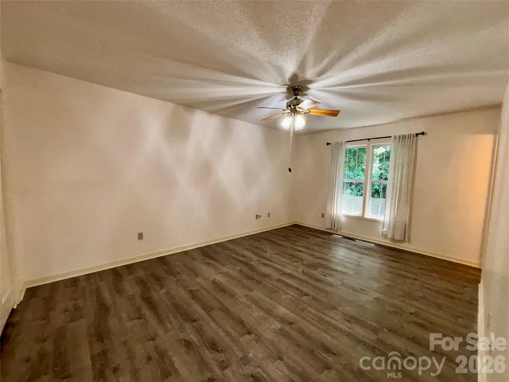 160 Whispering Pines Drive Marion NC 28752