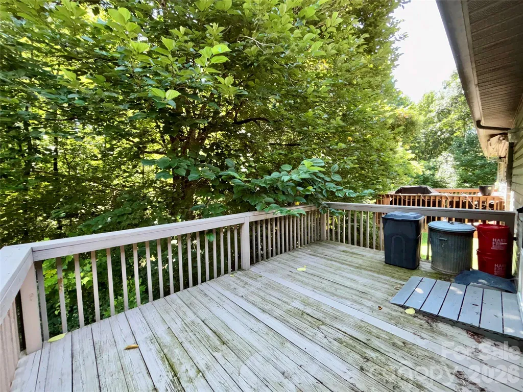 160 Whispering Pines Drive Marion NC 28752
