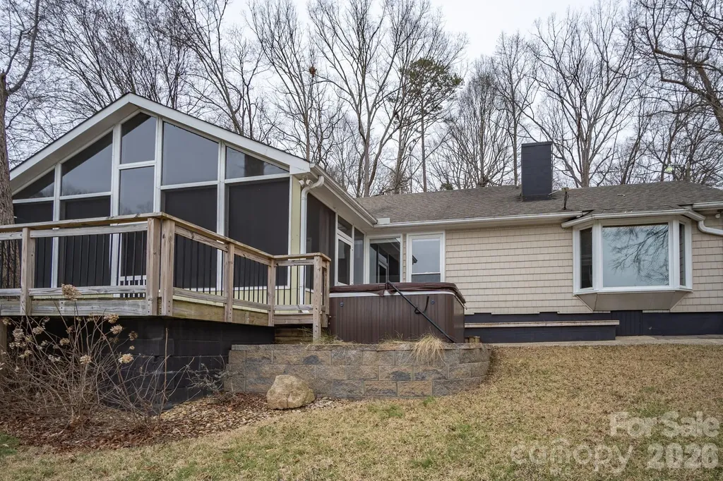 208 Island View Road Mount Holly NC 28120