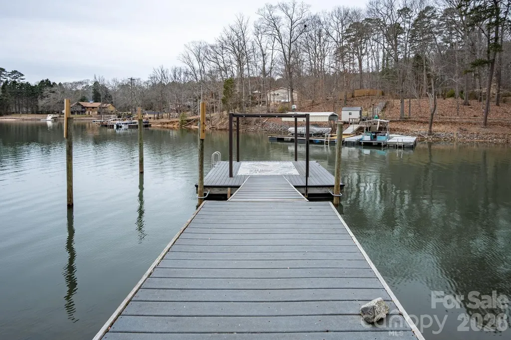 208 Island View Road Mount Holly NC 28120