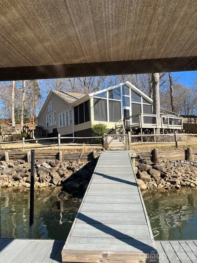 208 Island View Road Mount Holly NC 28120