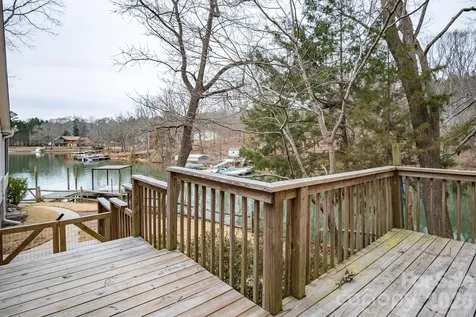 208 Island View Road Mount Holly NC 28120