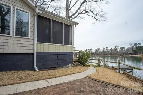 208 Island View Road Mount Holly NC 28120