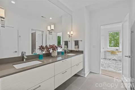 1237 Realta Drive Charlotte NC 28211