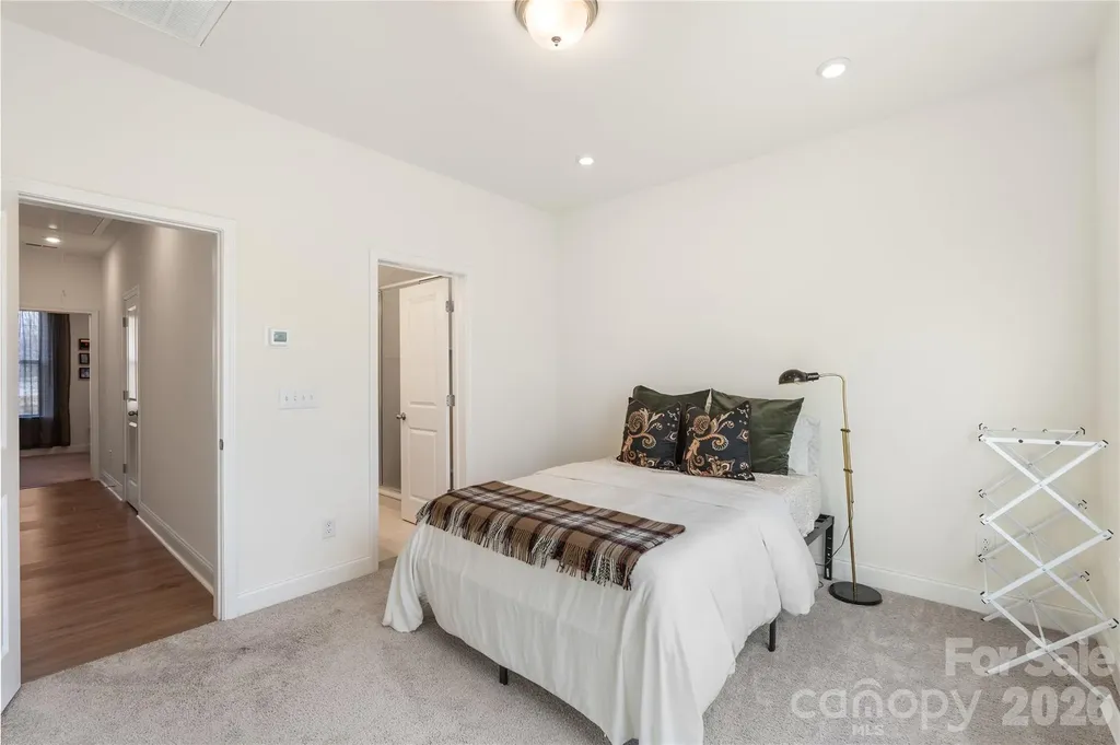 318 Simeon Drive Charlotte NC 28208