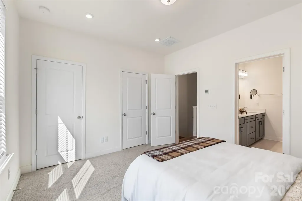 318 Simeon Drive Charlotte NC 28208