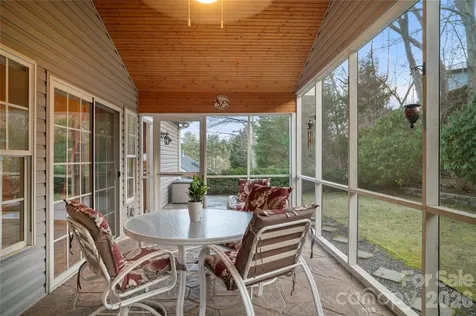 13 Stonebridge Drive Asheville NC 28805