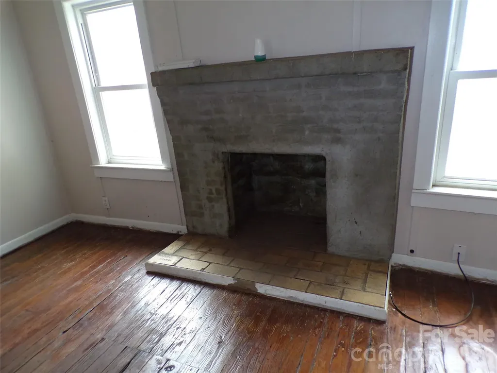 202 Honor Lane Hendersonville NC 28792