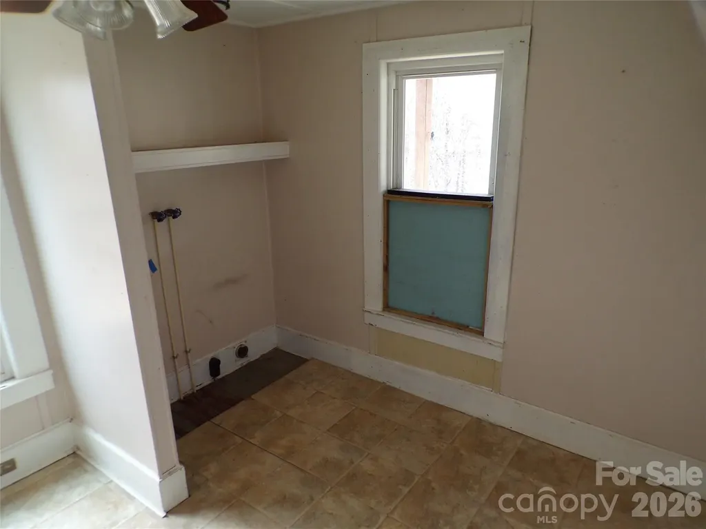 202 Honor Lane Hendersonville NC 28792