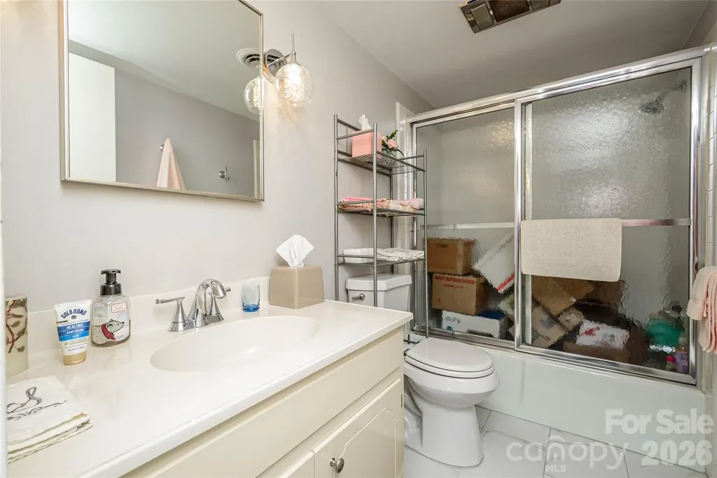 8 Lakemoor Lane Hendersonville NC 28739