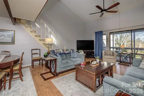 8 Lakemoor Lane Hendersonville NC 28739