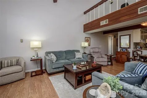 8 Lakemoor Lane Hendersonville NC 28739