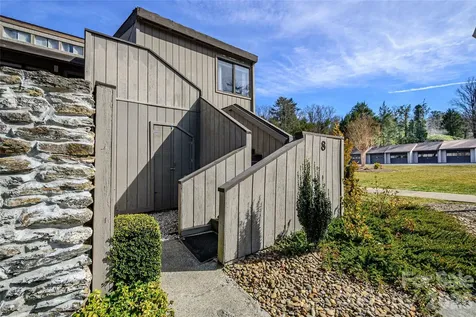 8 Lakemoor Lane Hendersonville NC 28739
