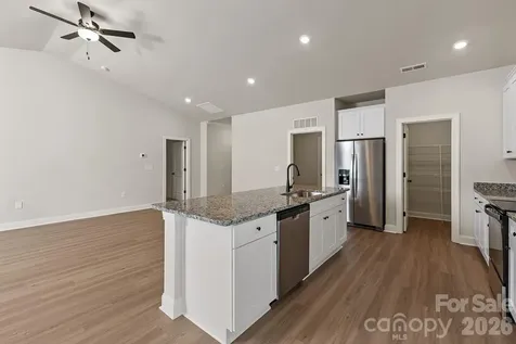 3629 Narrow Lane Charlotte NC 28215