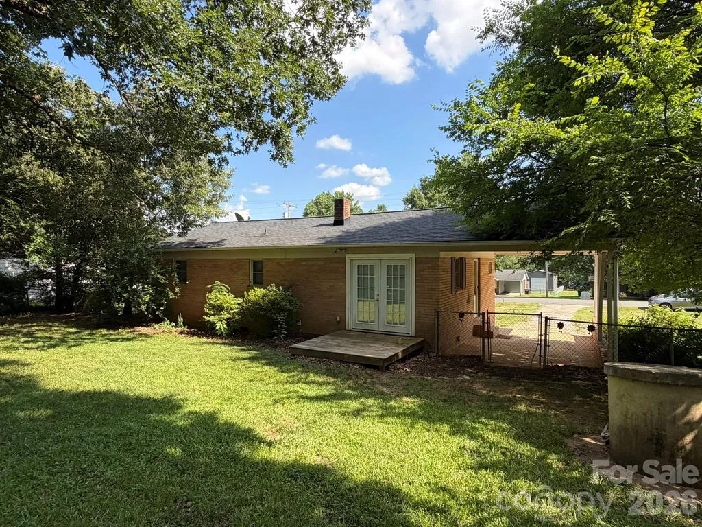 121 Randolph Road Dallas NC 28034