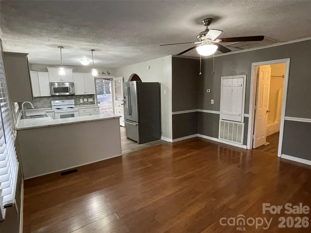 121 Randolph Road Dallas NC 28034