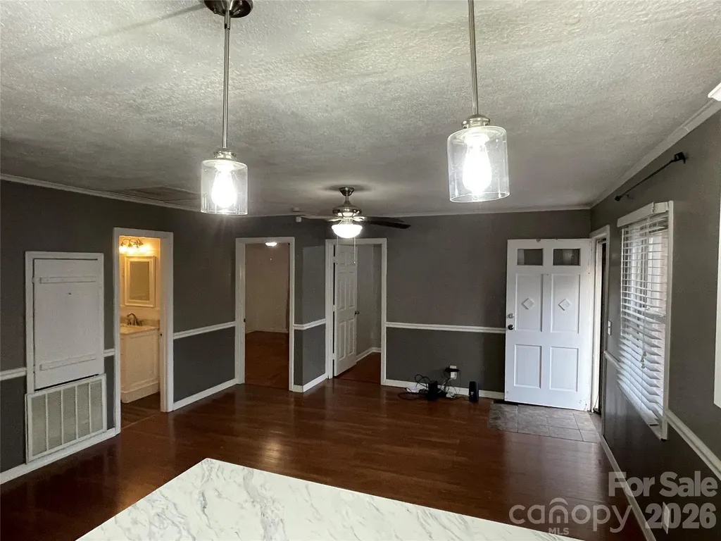 121 Randolph Road Dallas NC 28034