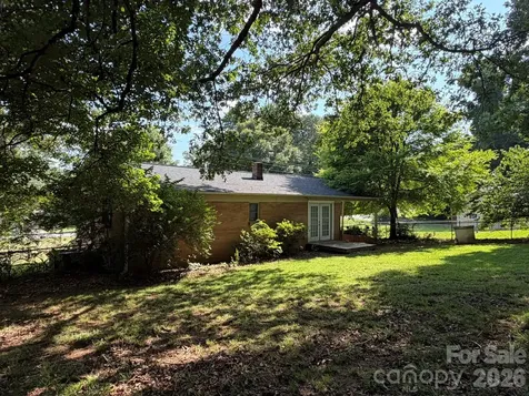 121 Randolph Road Dallas NC 28034
