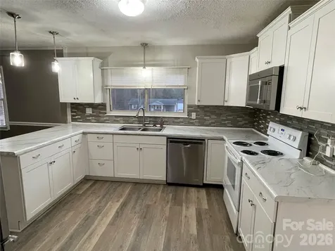 121 Randolph Road Dallas NC 28034