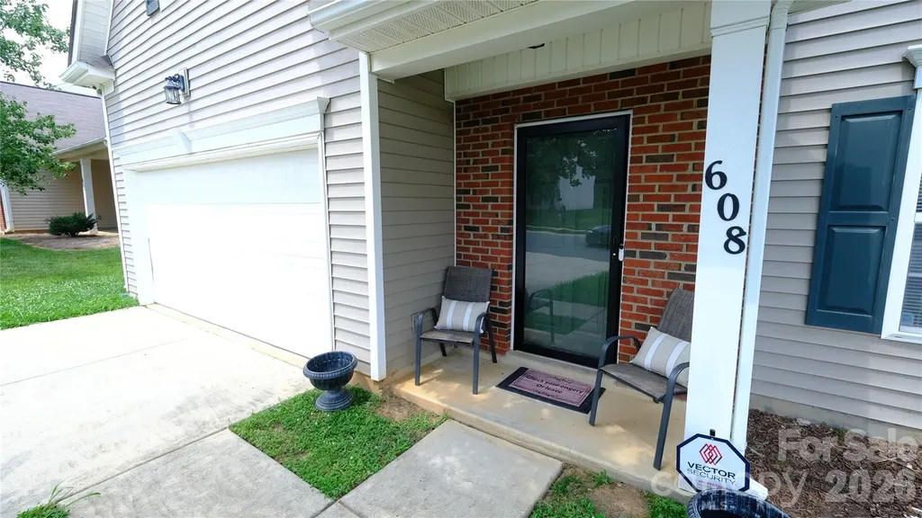 608 Wrayhill Drive Charlotte NC 28262