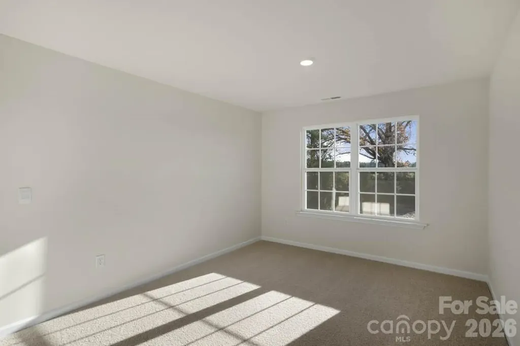 437 Falcon Lane Lexington NC 27295