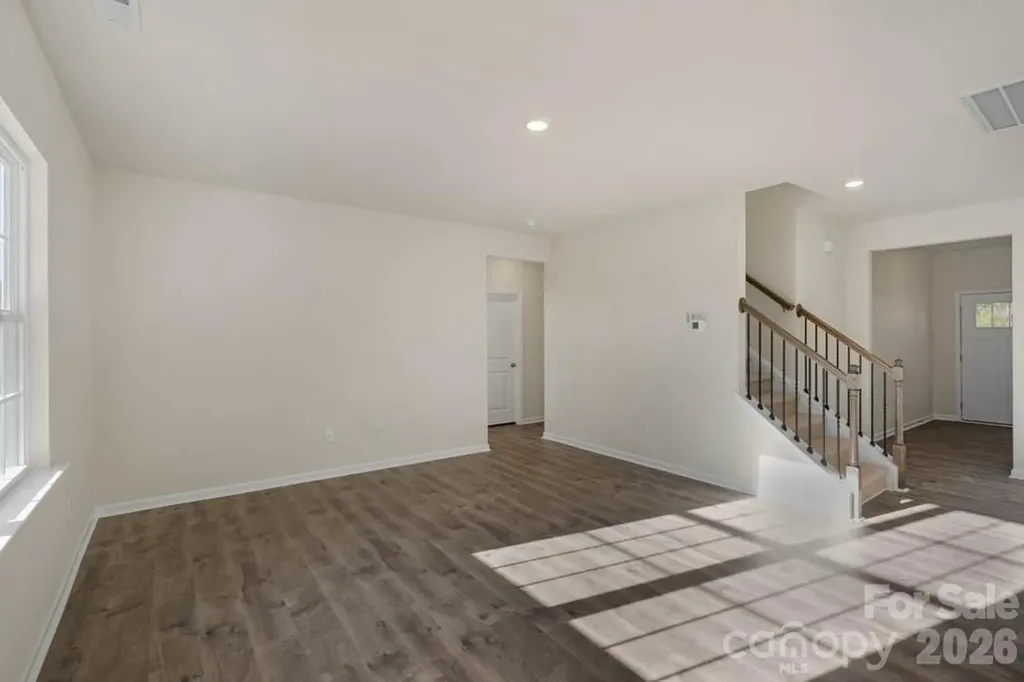 437 Falcon Lane Lexington NC 27295