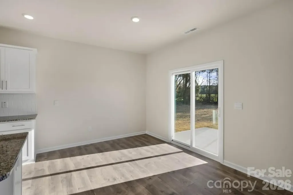 437 Falcon Lane Lexington NC 27295