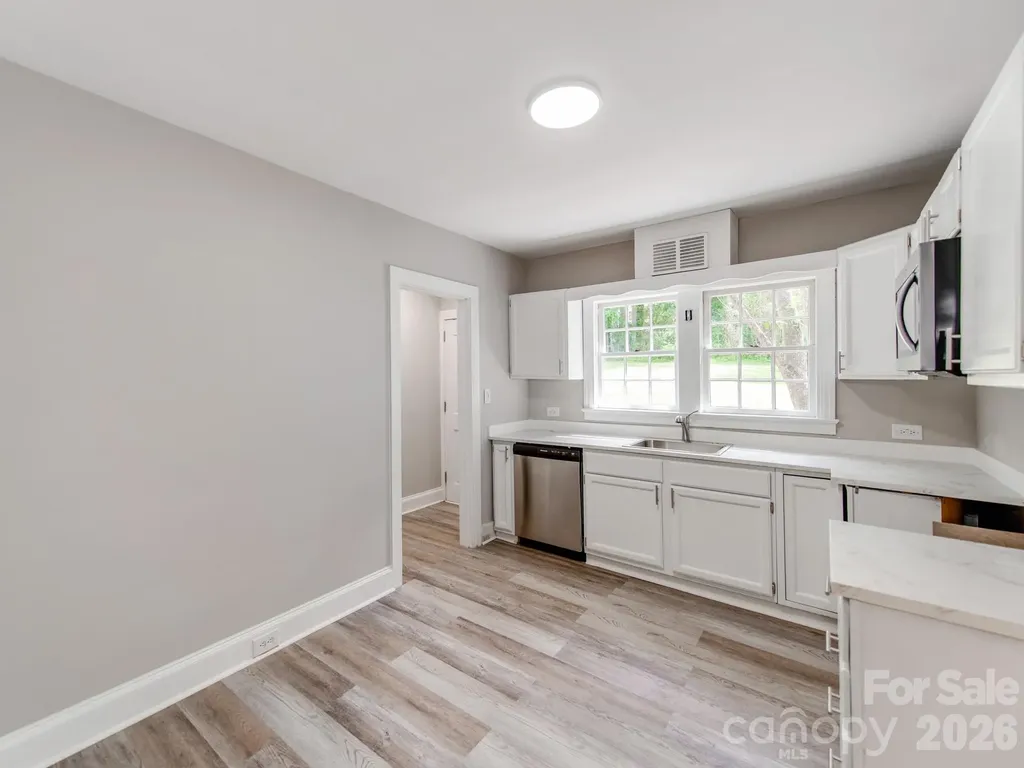 113 Falls Street Morganton NC 28655
