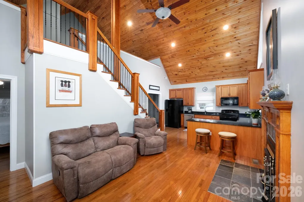 69 Heslar Way Marshall NC 28753