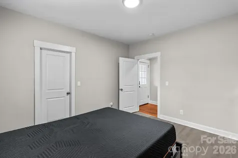 705 W 5th Avenue Lexington NC 27292