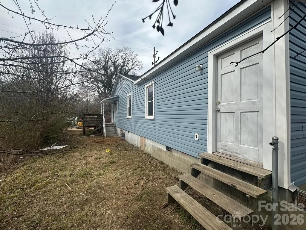 1323 7th Street Statesville NC 28677
