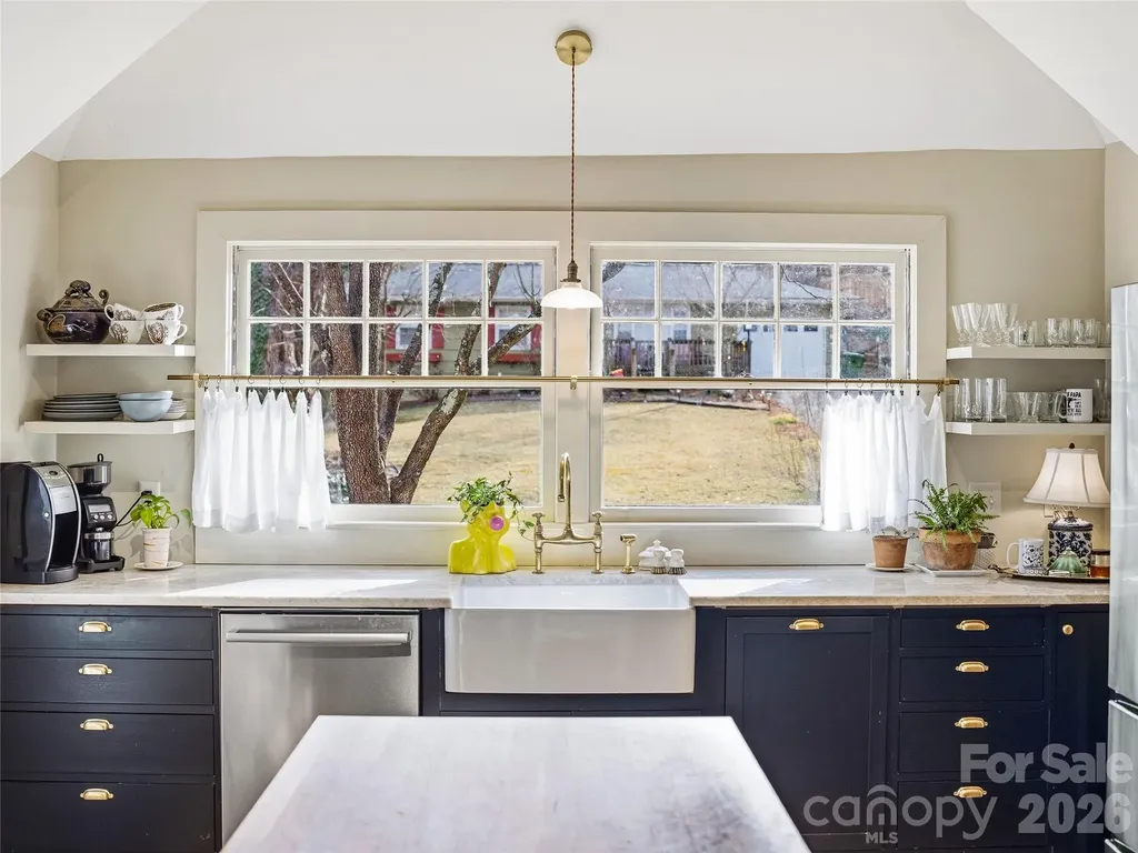 4 Duke Street Asheville NC 28803