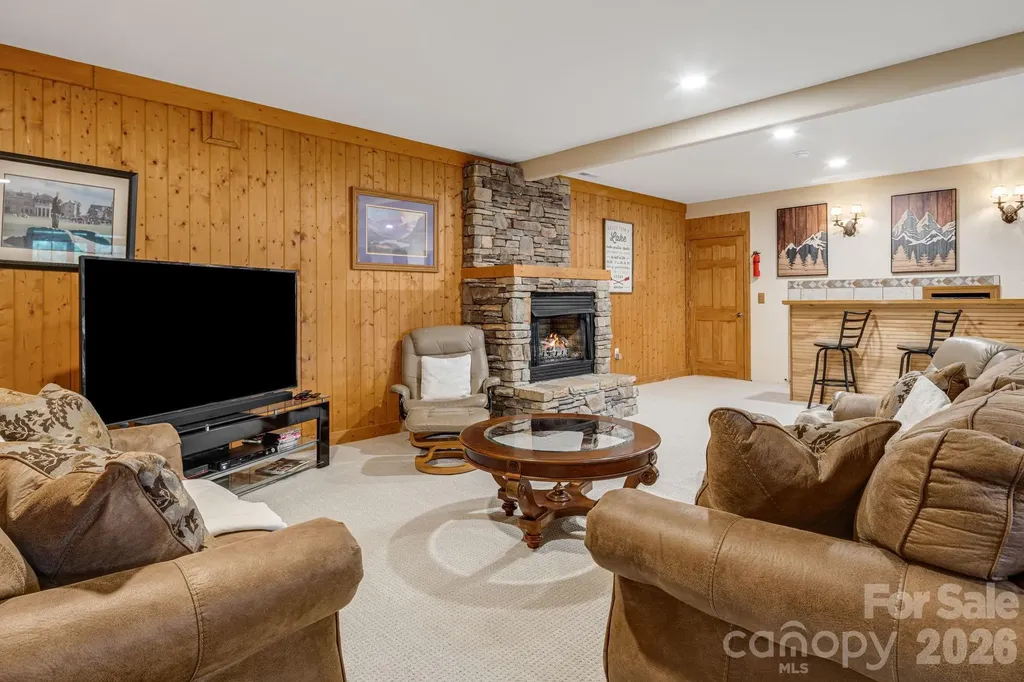 189 Cameron Lane Lake Lure NC 28746
