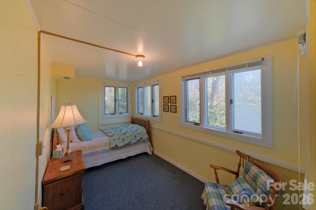71 Norfolk Lane Laurel Park NC 28739