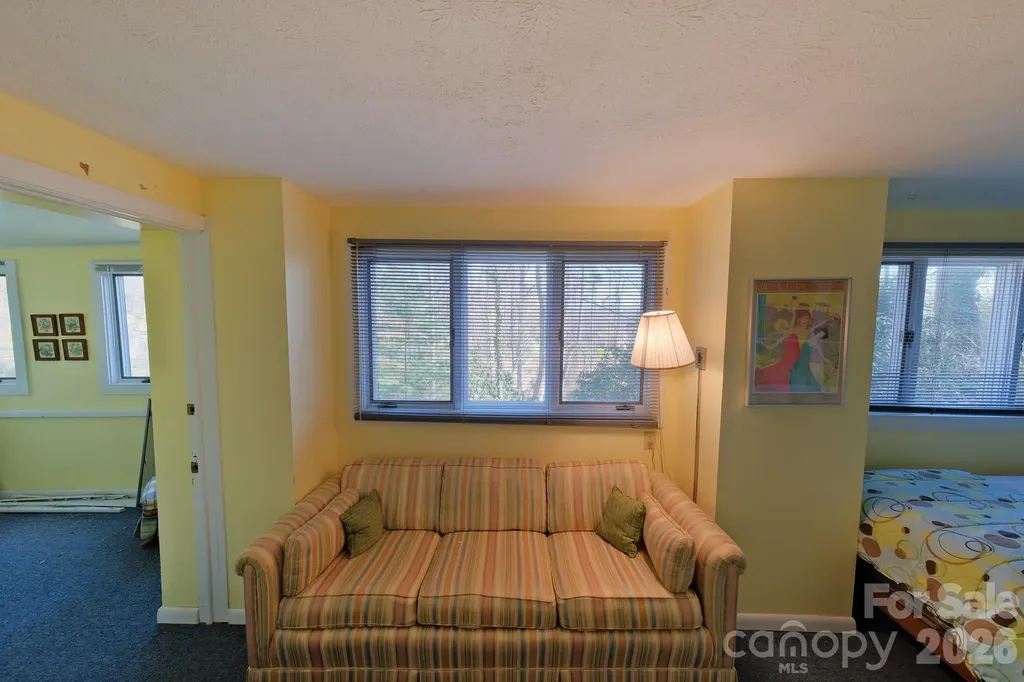 71 Norfolk Lane Laurel Park NC 28739