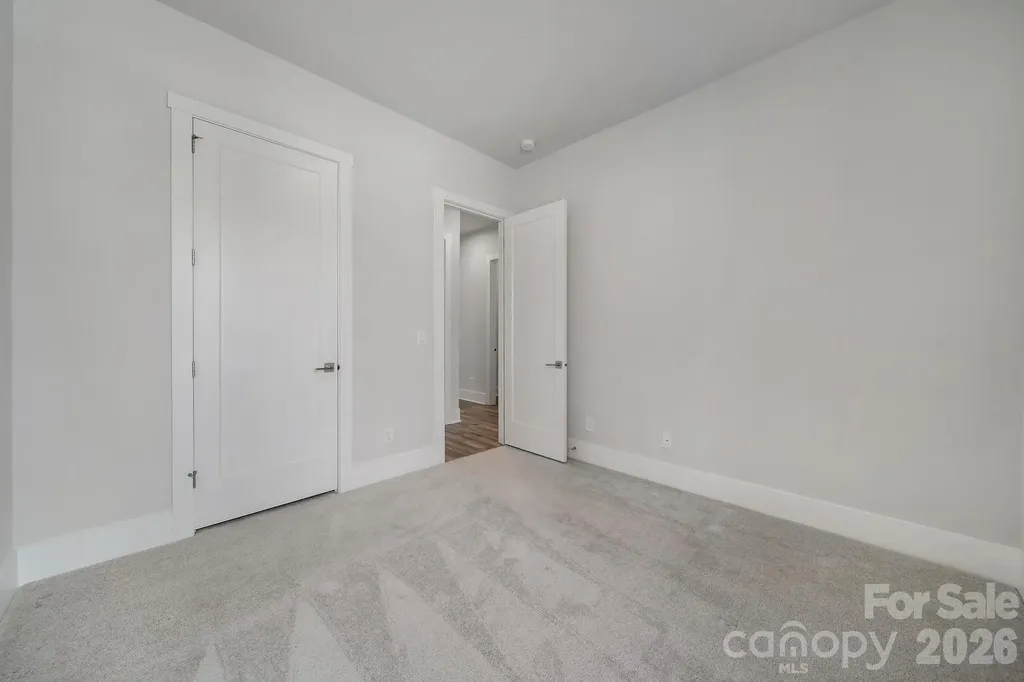 8021 Brookbank Drive Charlotte NC 28269