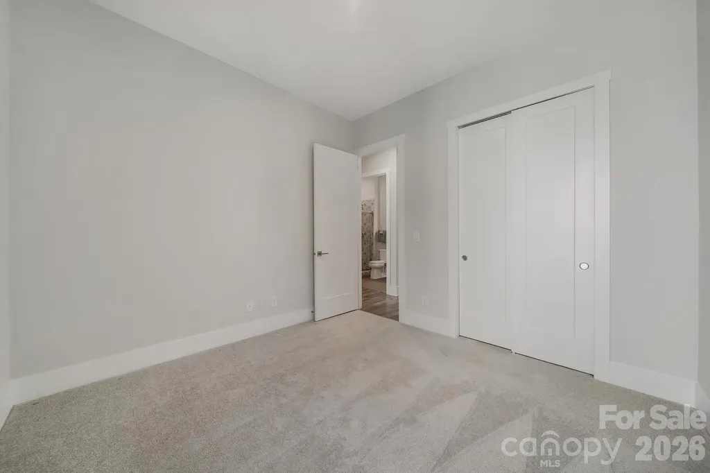 8021 Brookbank Drive Charlotte NC 28269